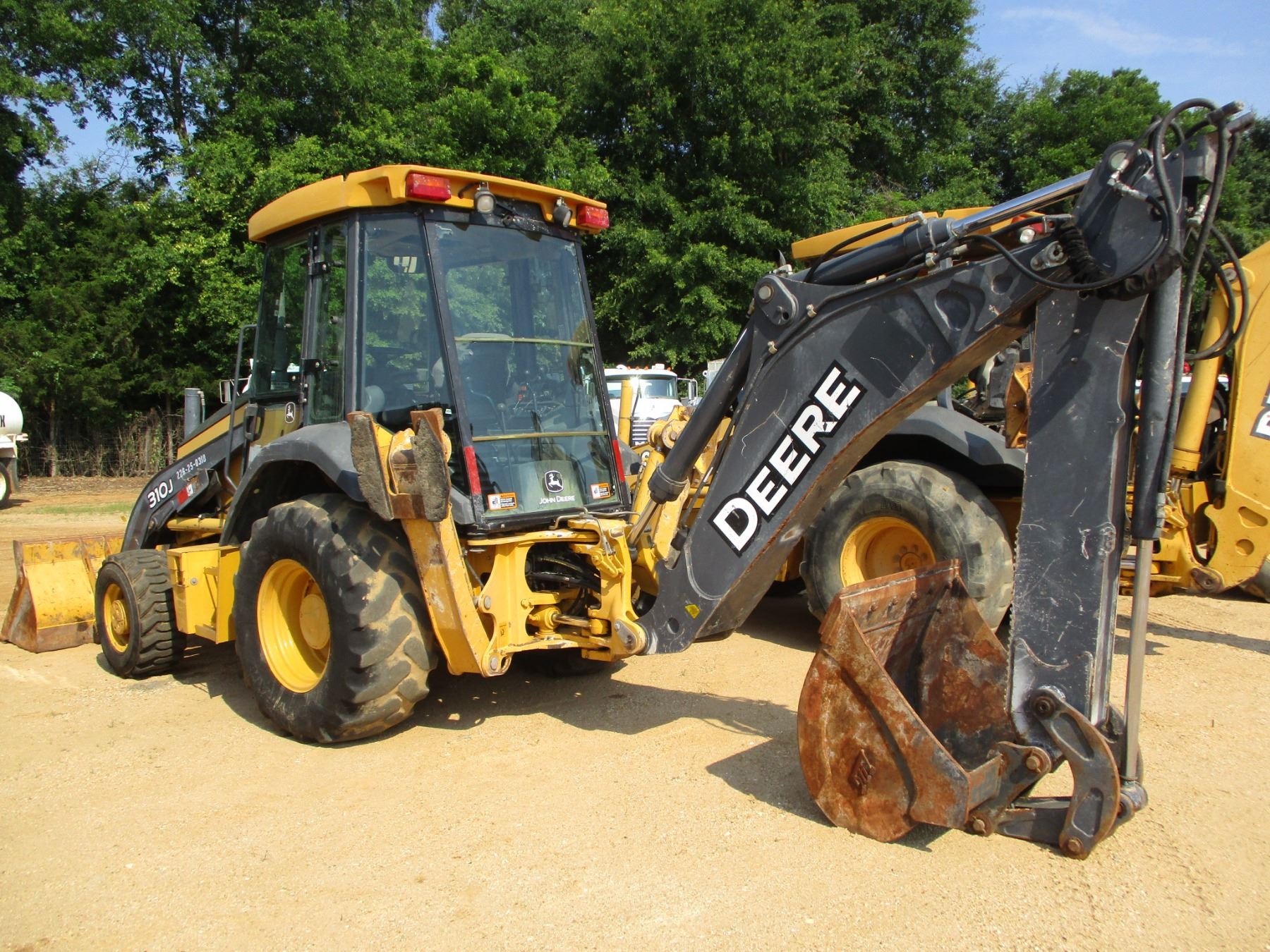2012 JOHN DEERE 310J LOADER BACKHOE, VIN/SN215765 4X4, GP BUCKET, 36