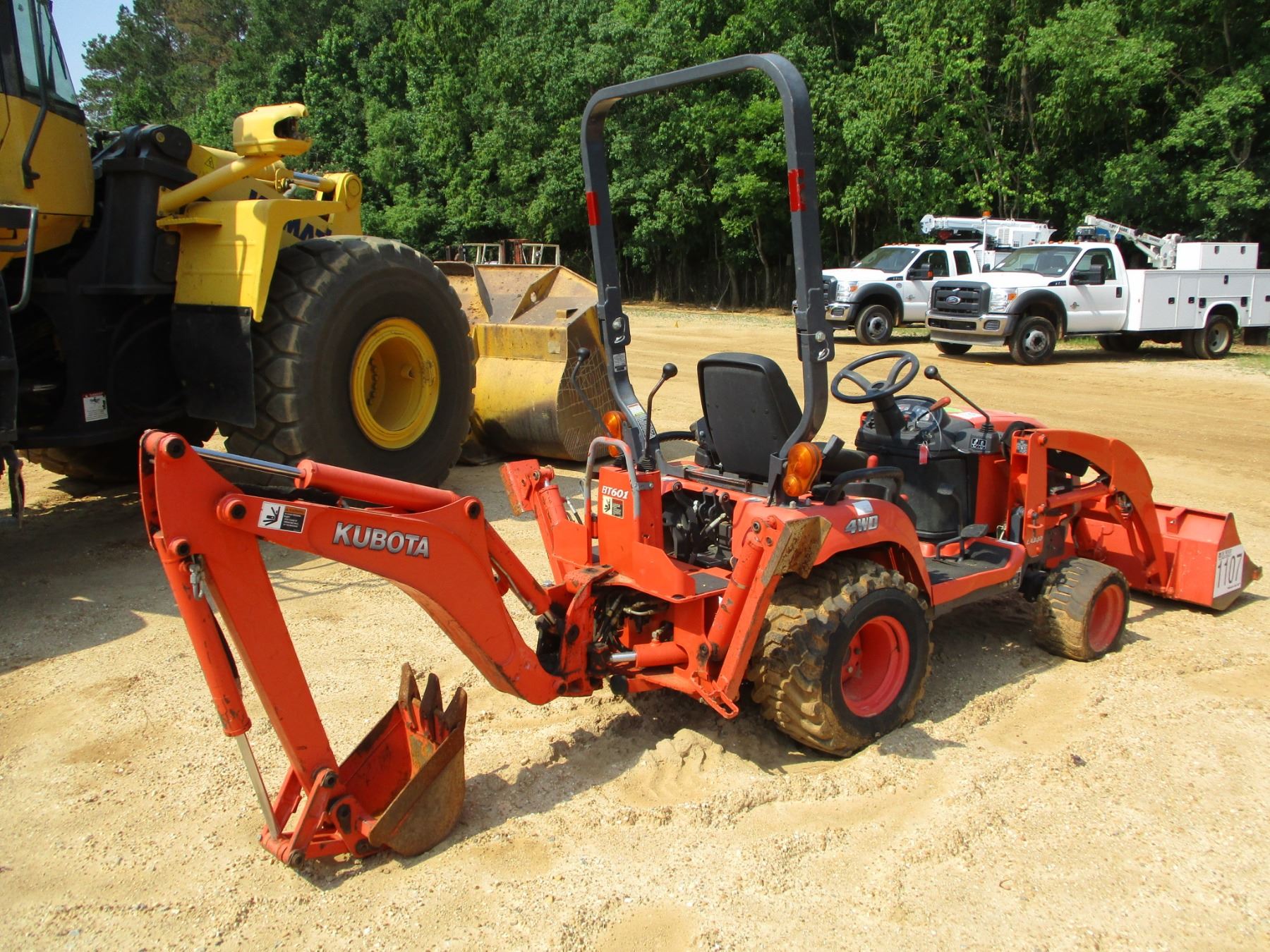 KUBOTA BX25D LOADER BACKHOE, VIN/SN63200 4X4, GP BUCKET, 10" HOE