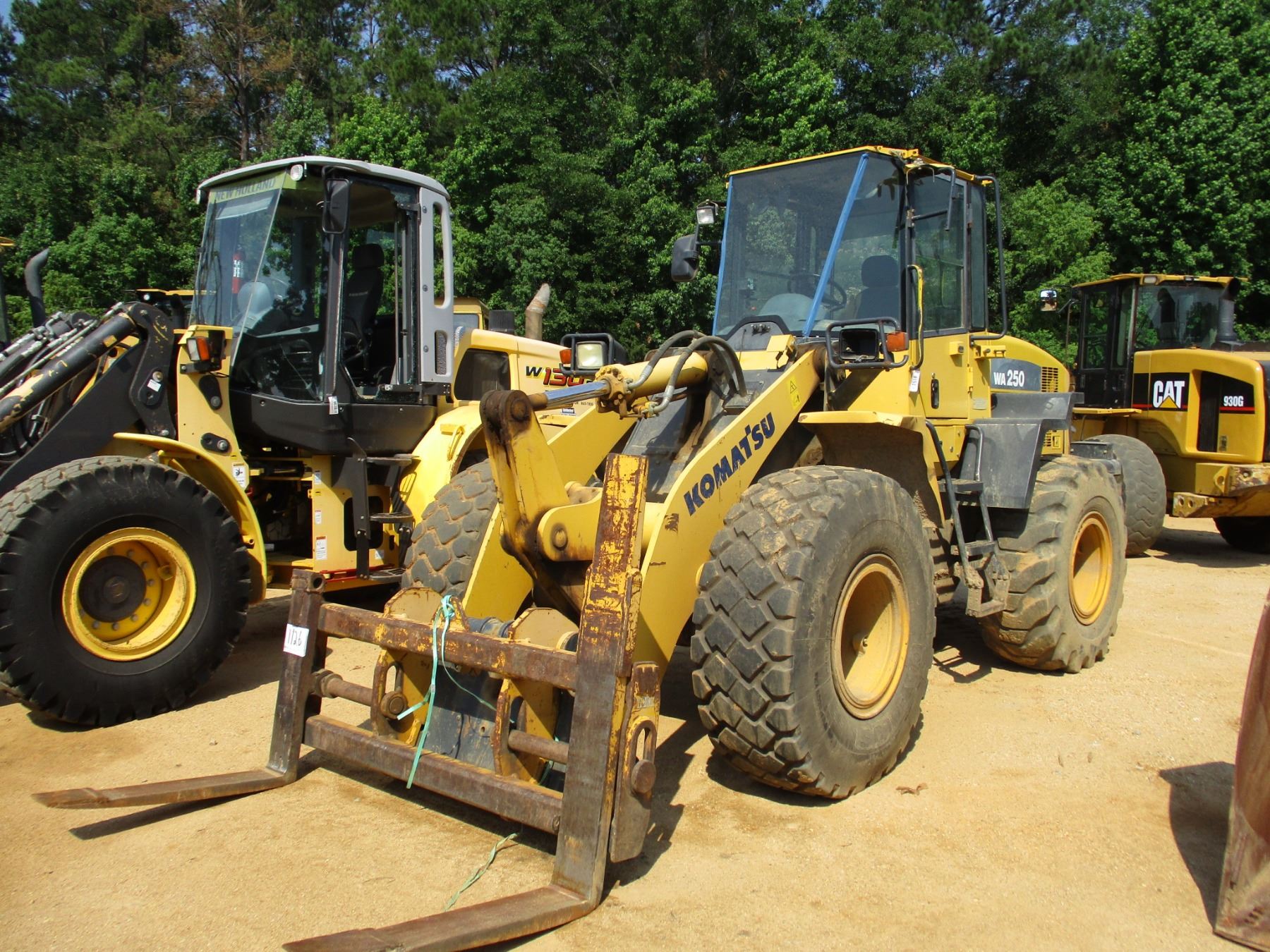 2011 KOMATSU WA2506 WHEEL LOADER, VIN/SN75950 QUICK COUPLER, FORKS