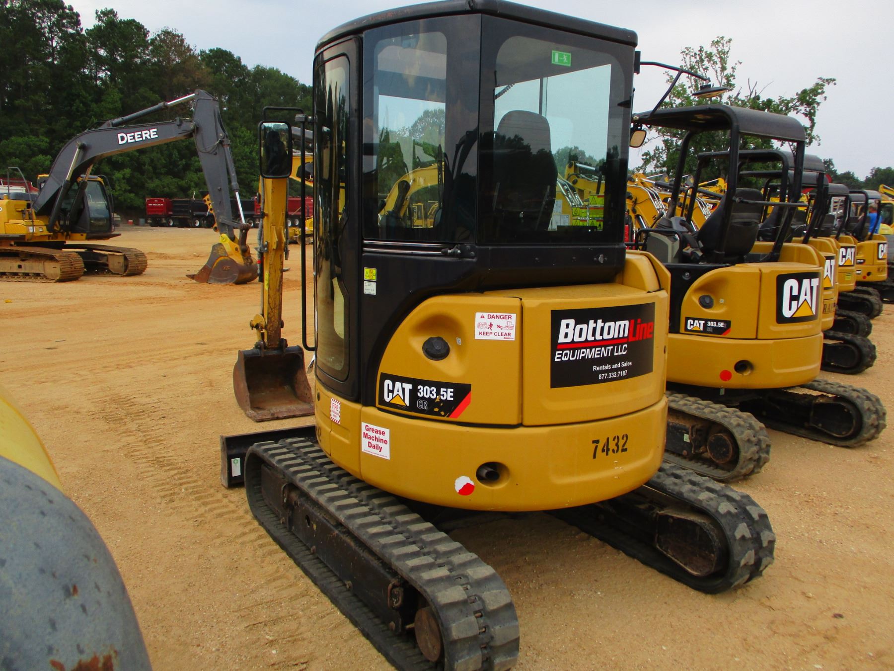 2015 CAT 303.5E MINI EXCAVATOR, VIN/SNRKY04552 5'2" STICK, 24" BUCKET, AUX HYD, ECAB W/AC