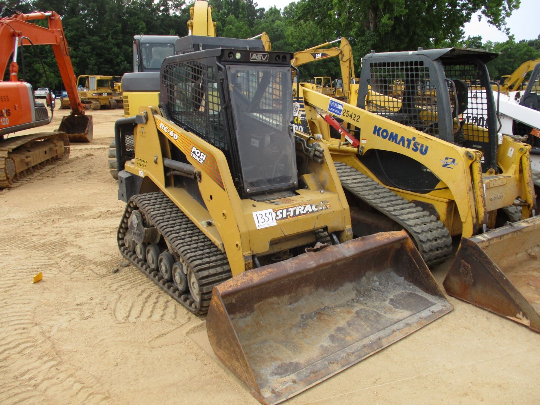 2017 ASV RC60 SKID STEER LOADER, VIN/SNRSE02084 CRAWLER, GP BUCKET