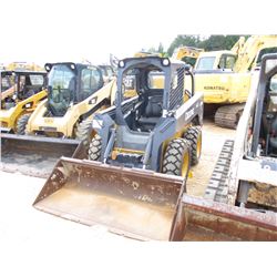 2011 JOHN DEERE 318D SKID STEER LOADER, VIN/SN:207986 - WHEELED, GP BUCKET, CANOPY, METER READING 1,