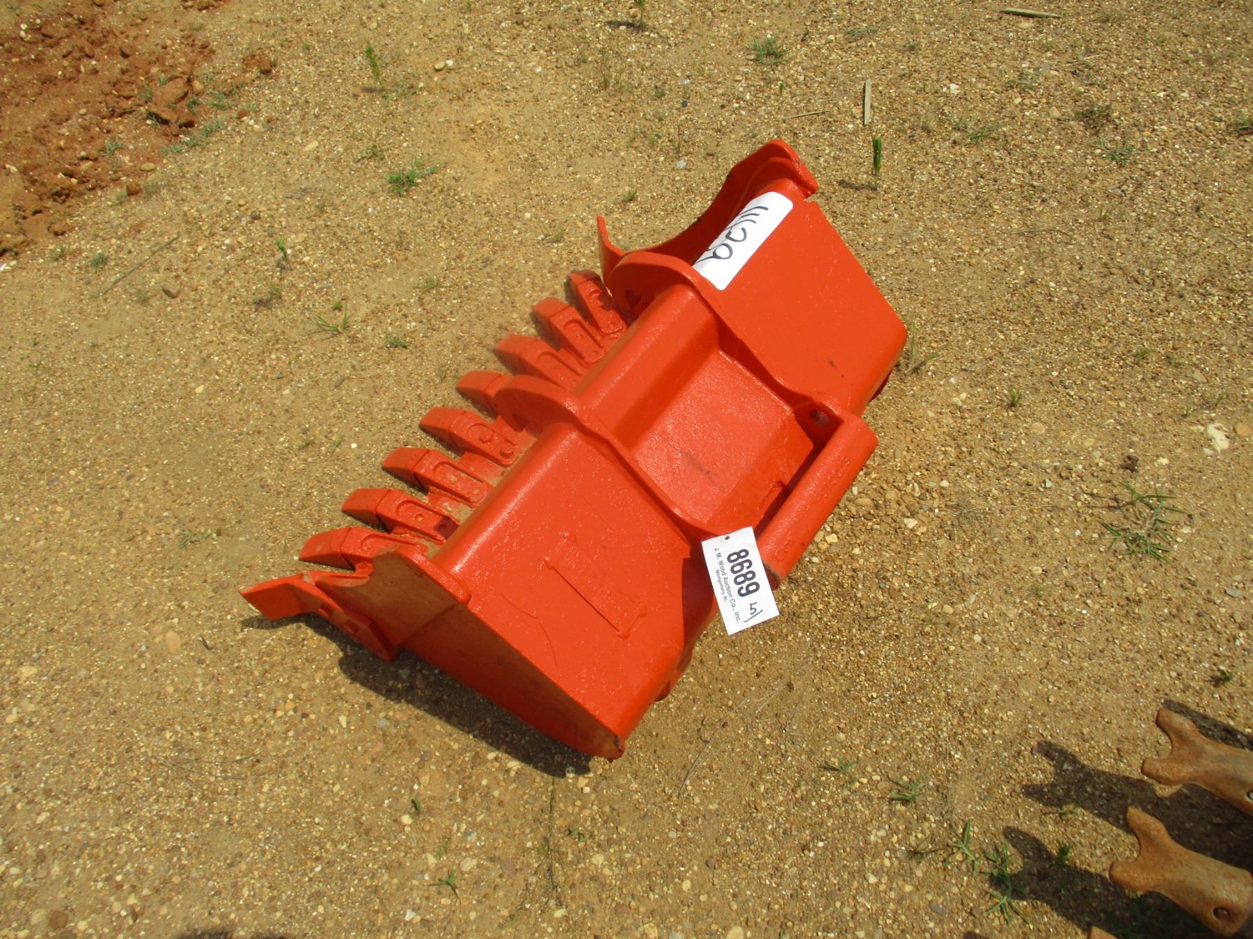 BOBCAT MINI EXCAVATOR BUCKET QUICK CONNECT