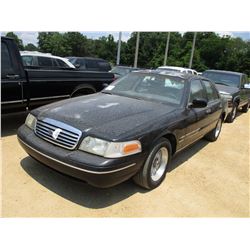 1998 FORD CROWN VICTORIA, VIN/SN:2FAFP74W8WX181748 - GAS ENGINE, A/T, ODOMETER READING 136,803 MILES