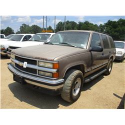 1996 CHEVROLET TAHOE SUV, VIN/SN:1GNEK13R8TJ415234 - V8 GAS ENGINE, A/T