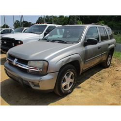 2002 CHEVROLET TRAILBLAZER, VIN/SN:1GNDS13S322169362 - GAS ENGINE, A/T, ODOMETER READING 215,570 MIL