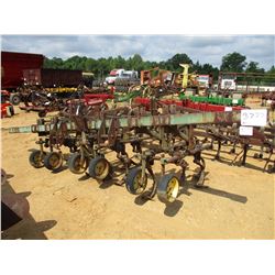 JOHN DEERE - 2 ROW CULTIVATOR