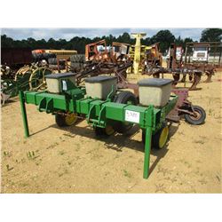 JOHN DEERE 3 ROW PLANTER