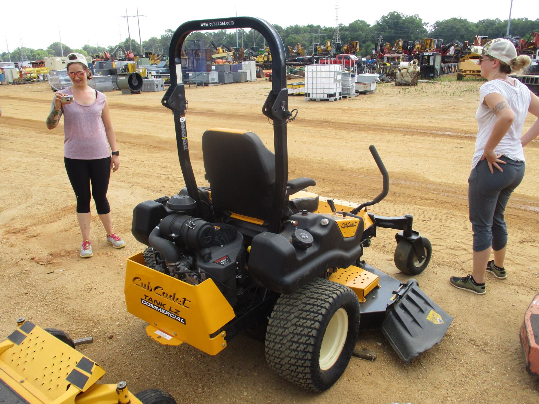 2014 CUB CADET TANK LZ ZERO TURN MOWER, VIN/SN1L044480012 60"