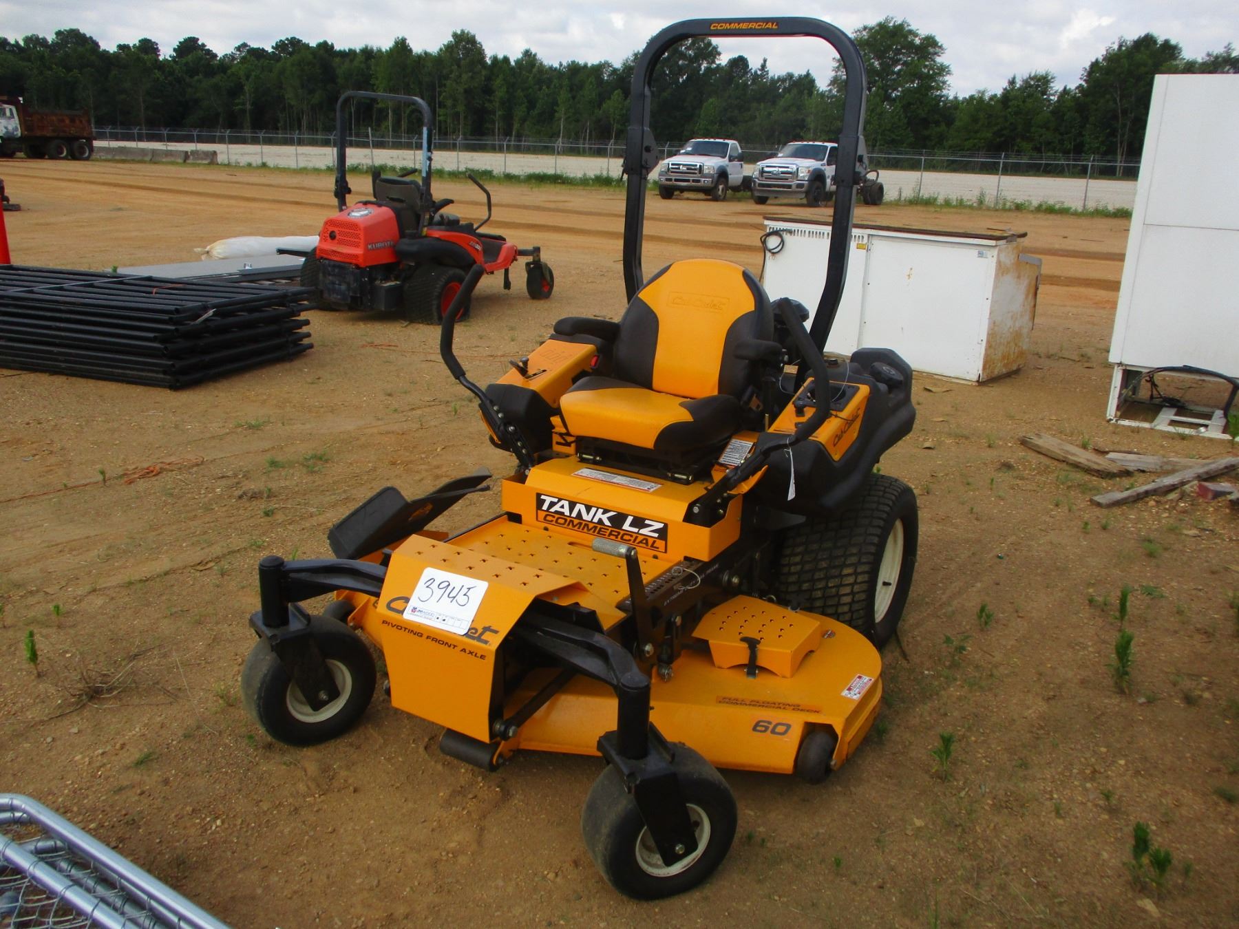CUB CADET TANK LZ ZERO TURN MOWER, VIN/SN1E163230009 60"