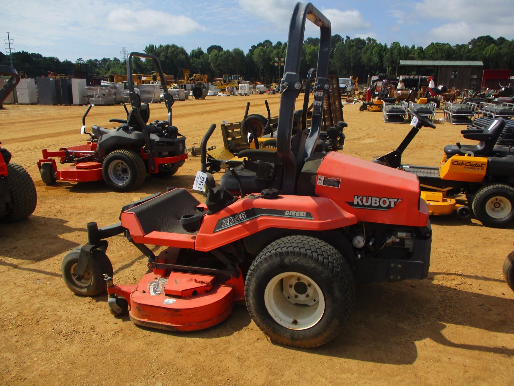 KUBOTA ZD25 MOWER, VIN/SN44715 ZERO TURN, DIESEL ENGINE, 60" MOWER