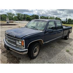 1998 GMC CHEYENNE 3500 PICKUP, VIN/SN:1GCGC33R8WF060003 - GAS ENGINE, A/T, CITY OWNED, SELLING OFFSI