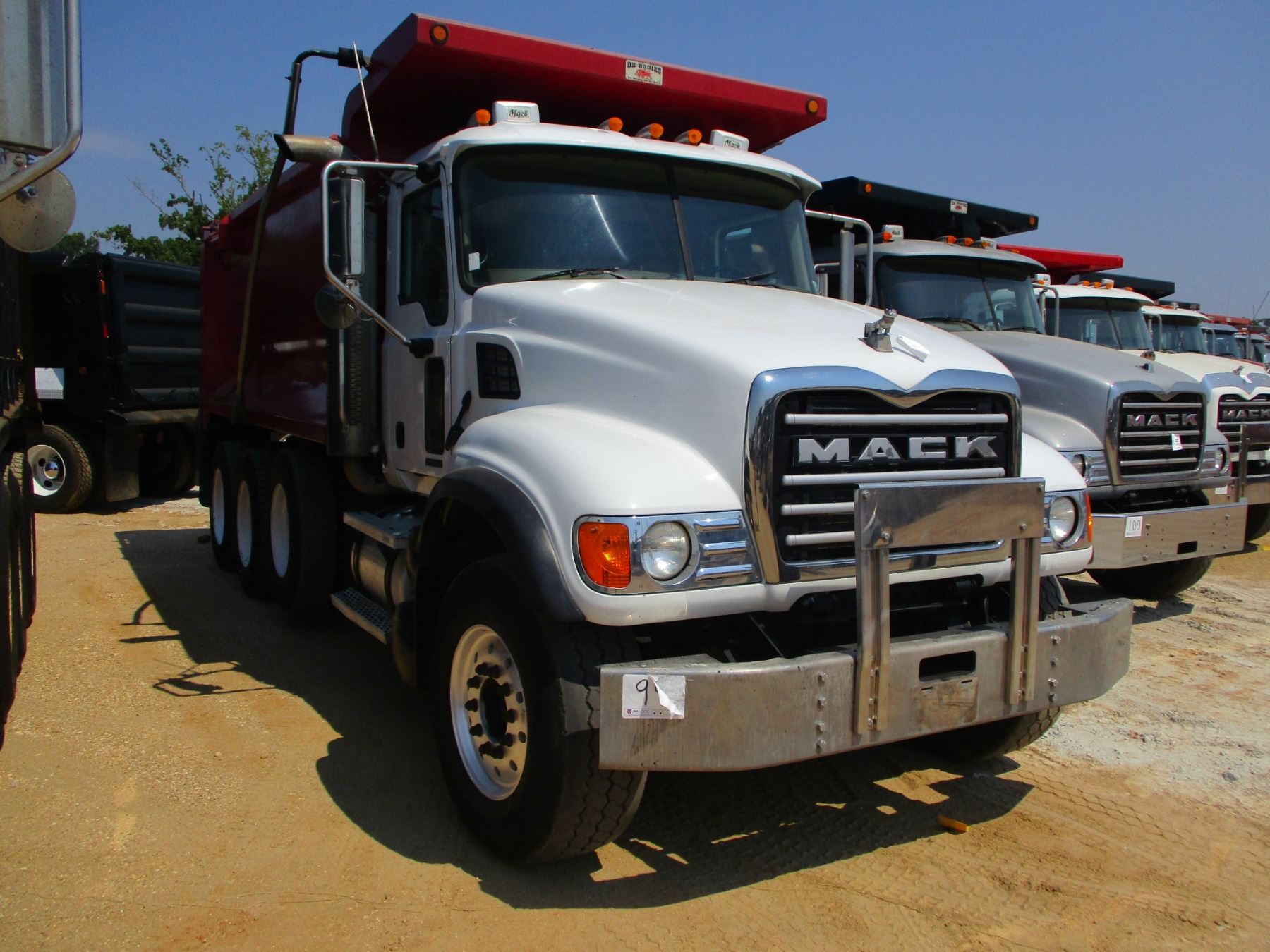 2007 MACK CV713 DUMP, VIN/SN:1M2AG11C07M061670 - TRI-AXLE, MACK DIESEL ...