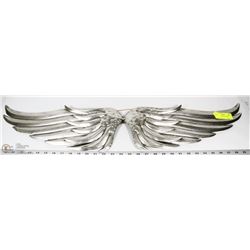 METAL WALL DECOR - WINGS.