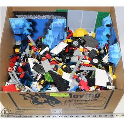 LARGE BOX OF LEGO PIECES