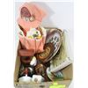Image 1 : FLAT OF VINTAGE OF ASSORTED KNICK KNACKS