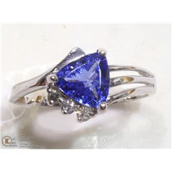 46) 14KT GOLD TANZANITE & 3 DIAMONDS RING