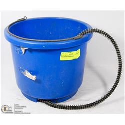HEATED WATER BUCKET