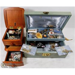 VINTAGE JEWELRY BROOCHES