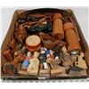 Image 1 : FLAT OF ASSORTED WOOD ITEMS