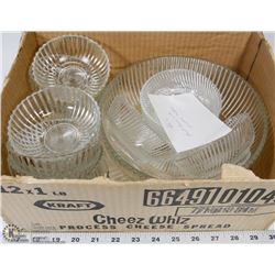 16) FRUIT BOWL WITH 12 RUFFLED NAPPIES.