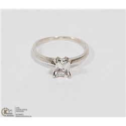 SOLITAIRE RECTANGLE CLEAR STONE RING