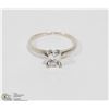 Image 1 : SOLITAIRE RECTANGLE CLEAR STONE RING