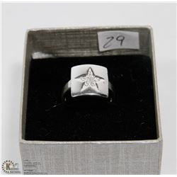 STAR SHAPED RING WITH STONES