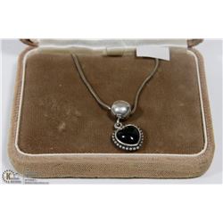 BLACK HEART PENDANT WITH NECKLACE
