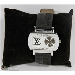 REPLICA  LOUIS VUITTON WATCH PARIS,