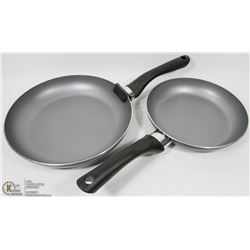 LOT OF TWO FRYING PANS
