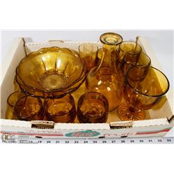 BOX WITH AMBER GLASS COLLECTION, INCL CANDLE