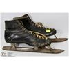 Image 1 : PAIR OF VINTAGE SKATES