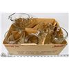 Image 1 : BOX WITH 5 BEVERAGE PITCHERS, CRYSTAL AND GLASS