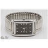 Image 1 : NEW RECTANGULAR STAINLESS WATCH WITH STRETCH BAND