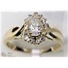 Image 2 : 50) 10K YELLOW GOLD DIAMOND HALO RING