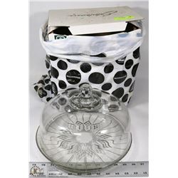 GLASS DOMED CAKE PLATE