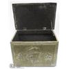 Image 2 : HAMMERED BRASS COVERED WOODEN BOX W/ DESIGN OF