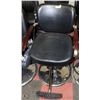 Image 1 : HYDRAULIC SALON CHAIR