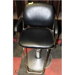 HYDRAULIC CUTTING/SALON CHAIR