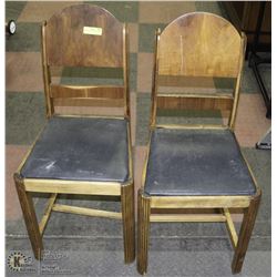 PAIR OF VINTAGE WOOD CHAIRS
