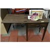Image 1 : BROTHER BOUTIQUE 751 SEWING MACHINE AND TABLE WITH