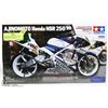 Image 1 : AJINOMOTO HONDA NSR 250 '90 MODEL KIT 1/12 SCALE