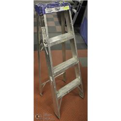 4 FOOT ALUMINUM STEP LADDER