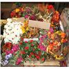 Image 1 : PALLET OF ASSORTED ARTIFICIAL FLOWERS .