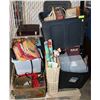 Image 1 : PALLET OF ASSORTED ESTATE ITEMS, INCL HOME DECOR