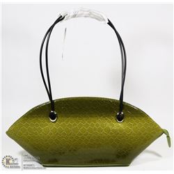 NEW GREEN SNAKESKIN STYLE PURSE WITH MATCHING