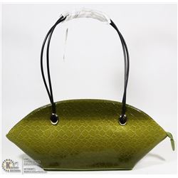 NEW GREEN SNAKESKIN STYLE PURSE WITH MATCHING