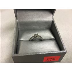 10 KT WHITE GOLD LADIES DIAMOND RING