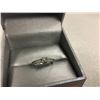 Image 2 : 10 KT WHITE GOLD LADIES DIAMOND RING